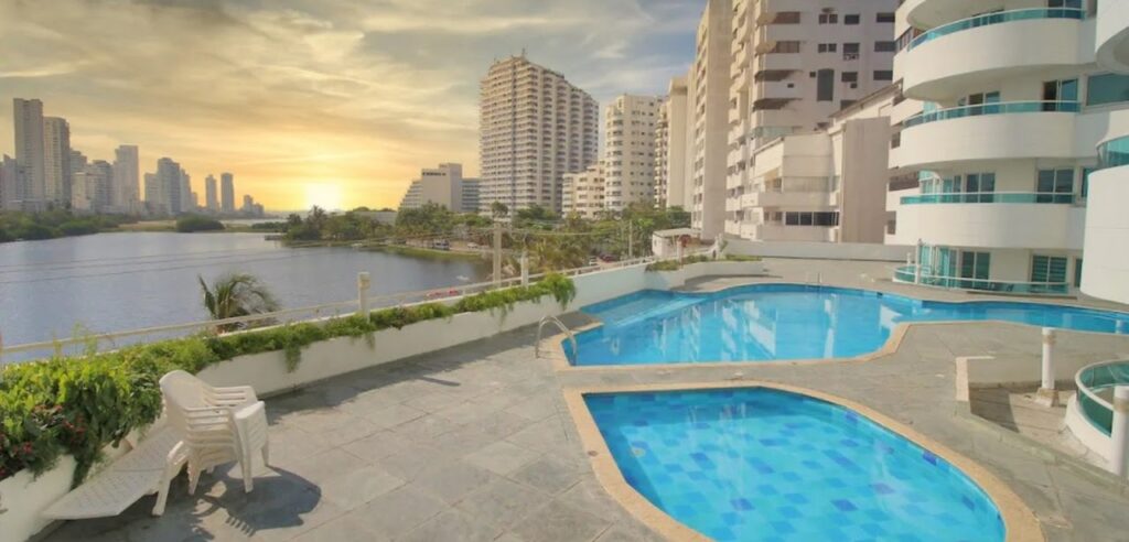 Apartamentos amoblados vacacionales por dias Edificio Torres del Lago