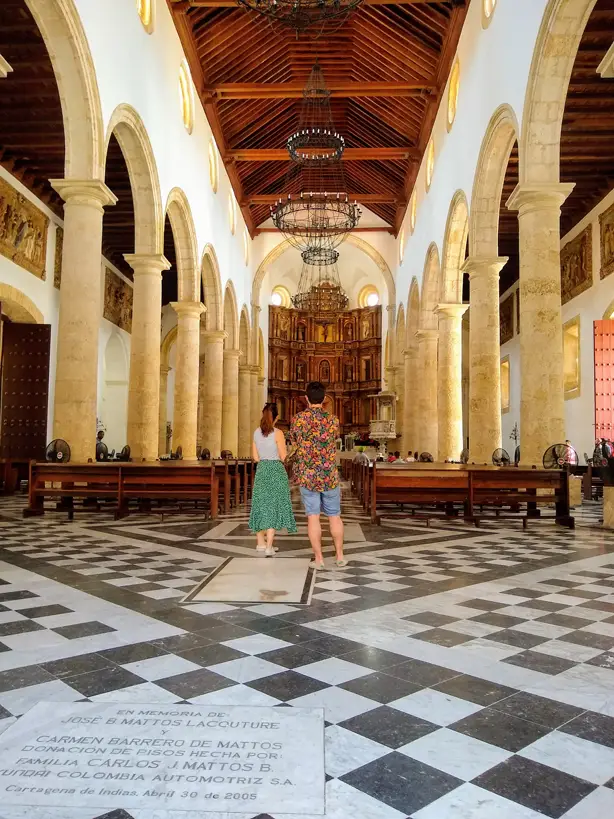 Catedral Santa Catalina de Alejandría: Un Icono de la Fe