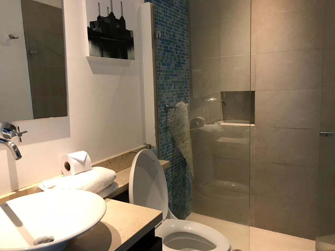 Baño de lujo del apartamento 3605 edificio Palmetto eliptic.