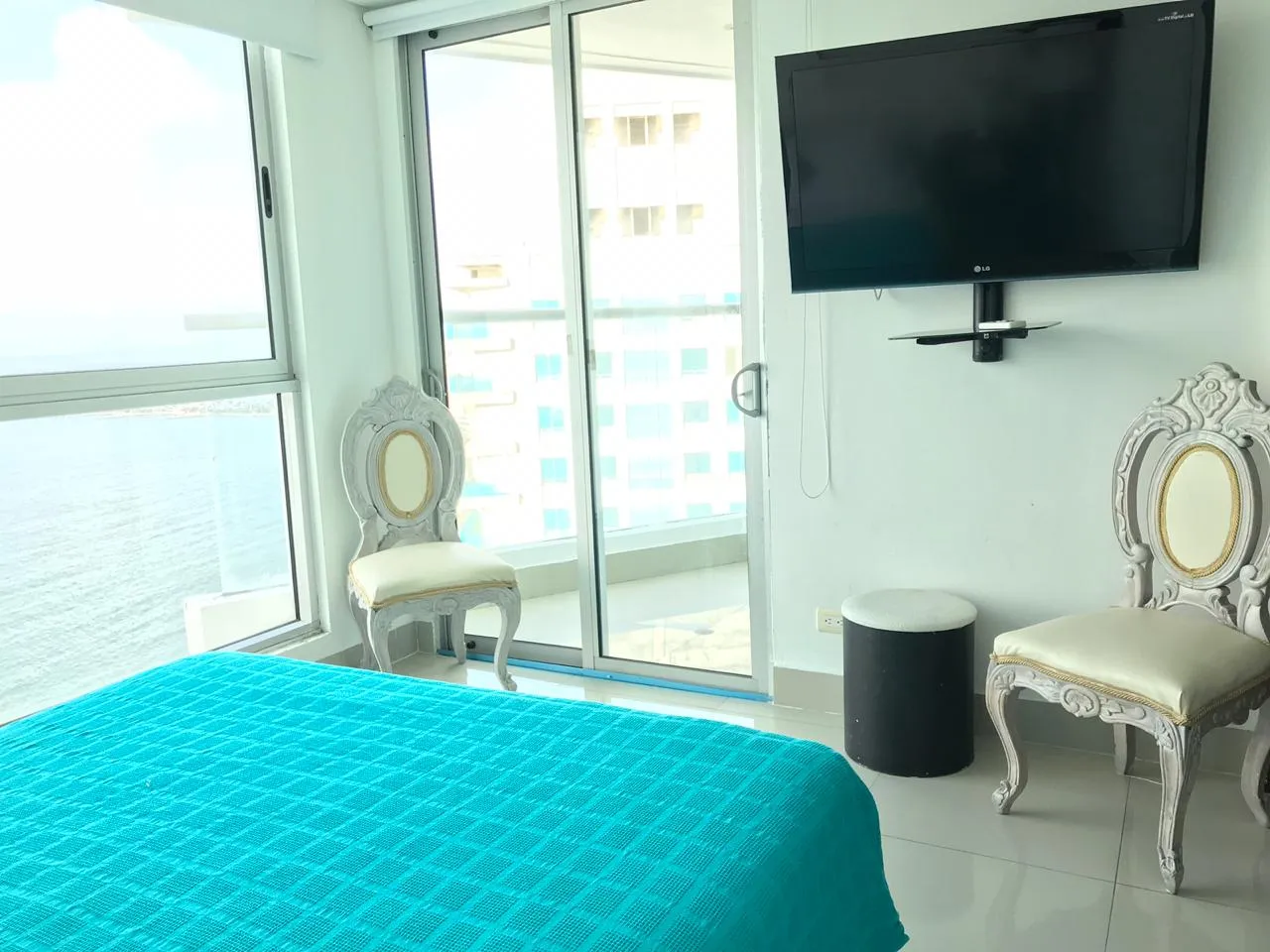 Alcoba principal del apartamento 3605 del edificio Palmetto Eliptic. Capacidad dos personas Cama matrimonial