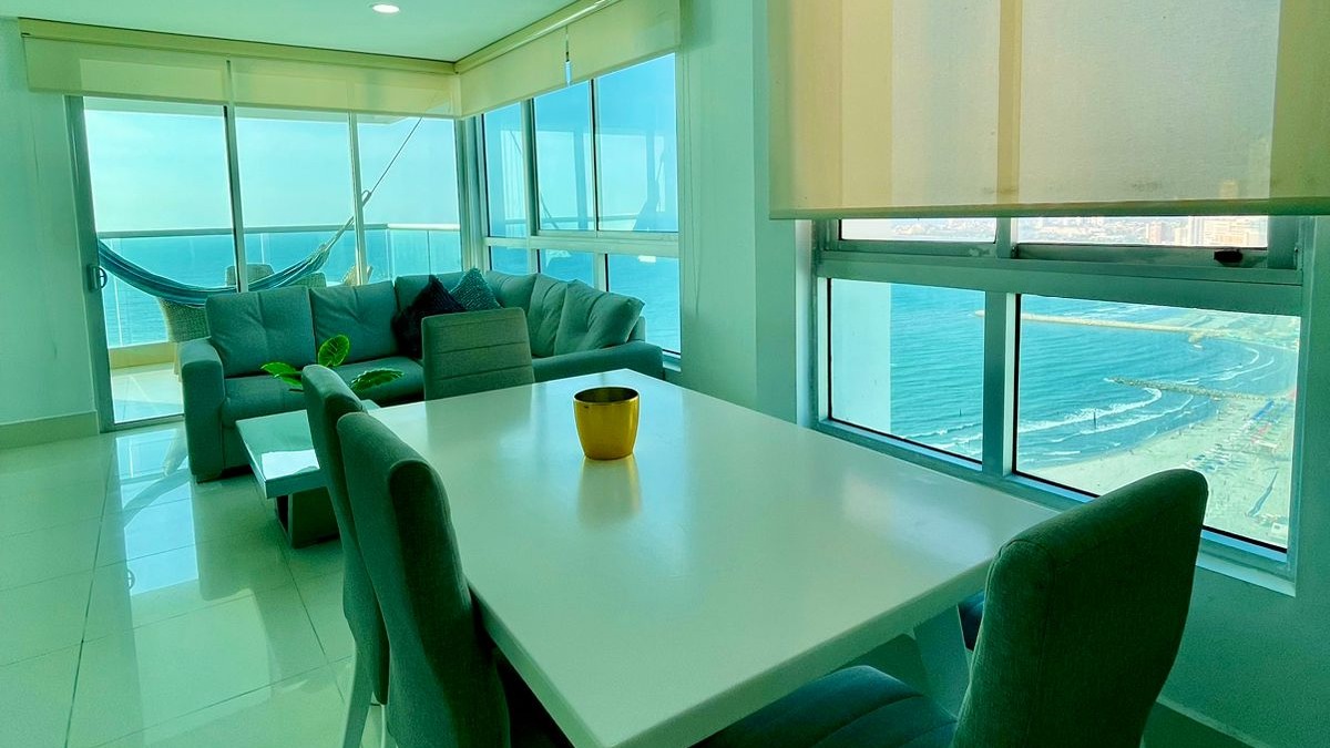 Sala Comedor Apartamento Vacacional 1001 Edificio Palmetto Beach
