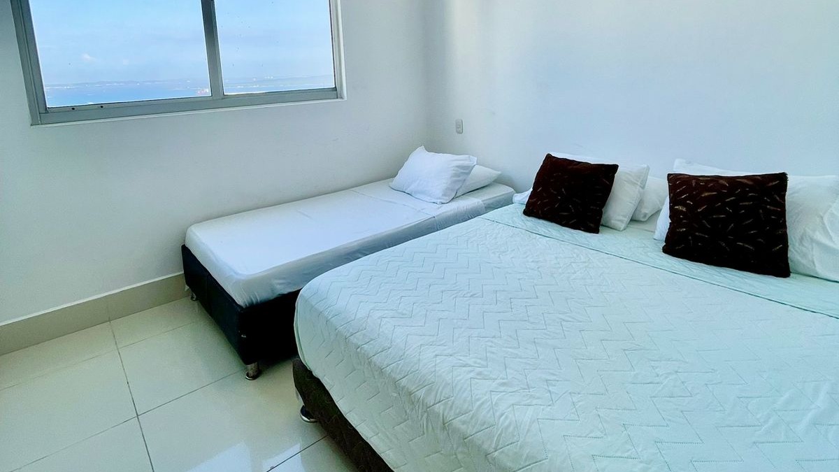 Alcoba Auxiliar del apartamento 1001 alquiler tres alcobas palmetto Beach
