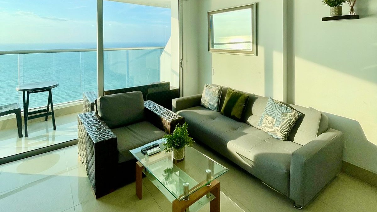 Sala con salida al Balcon del apartamento 4102 Edificio Palmetto Eliptic Cartagena