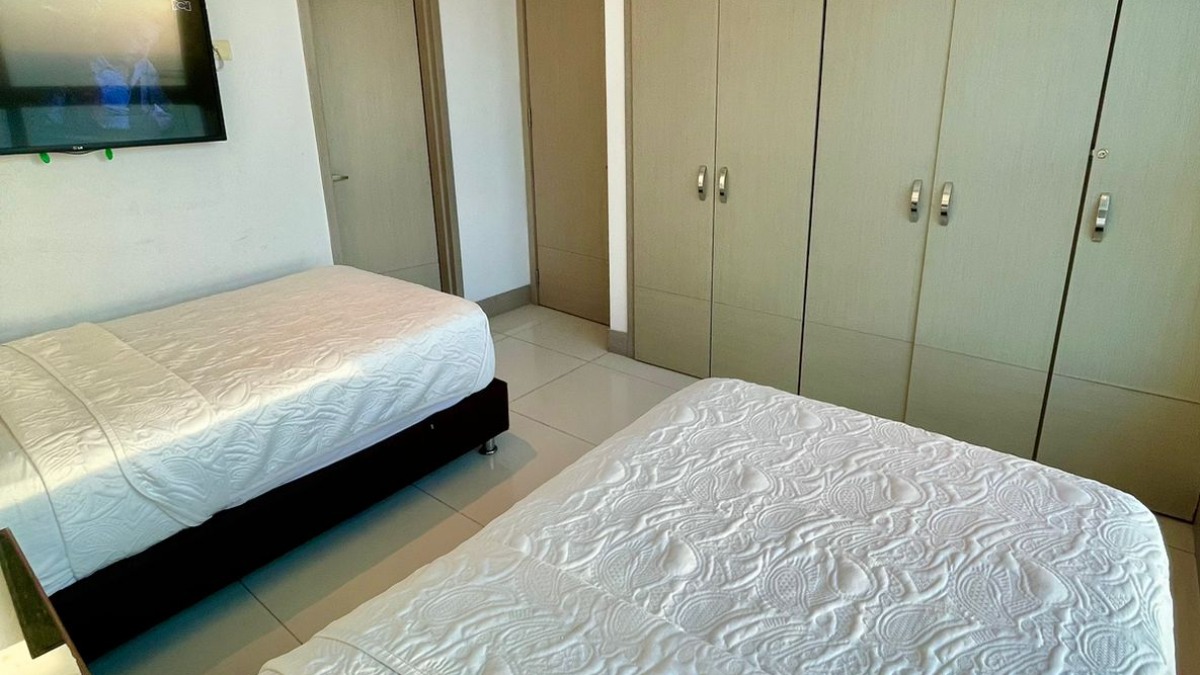 Alcoba Auxiliar apartamento dos alcobas palmetto Beach 2202