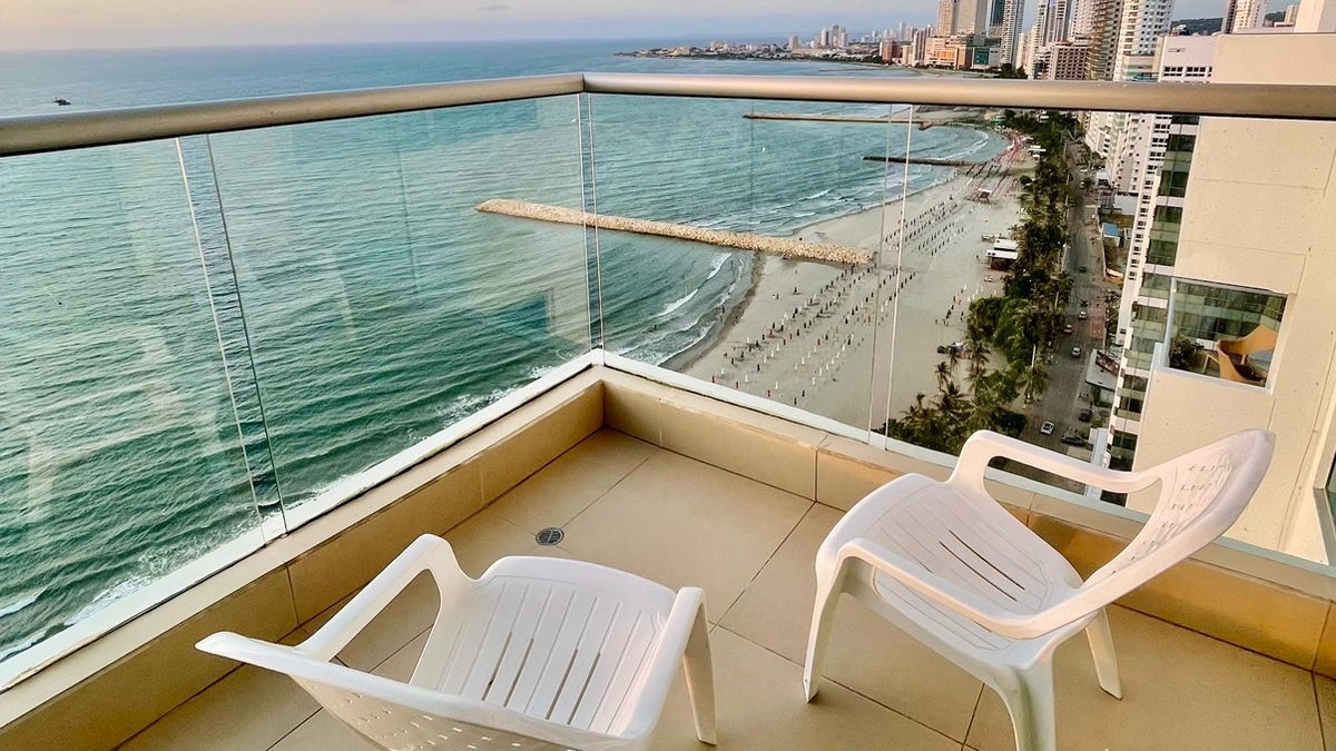 Balcon con vista insuperable apartamento dos alcobas palmetto Beach 2202