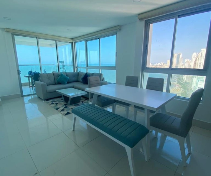 Espectacular Sala comedor del apartamento vacacional 2801 Tres habitaciones Edificio Palmetto Beach