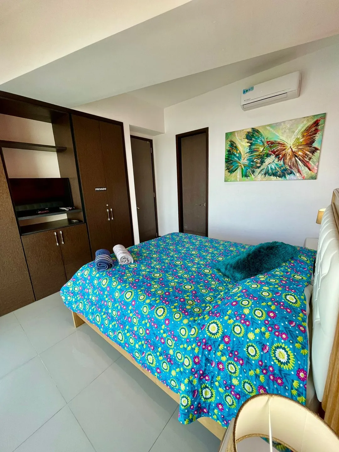 Alcoba principal apartamentos amoblados Palmetto Eliptic Apartamento 1502