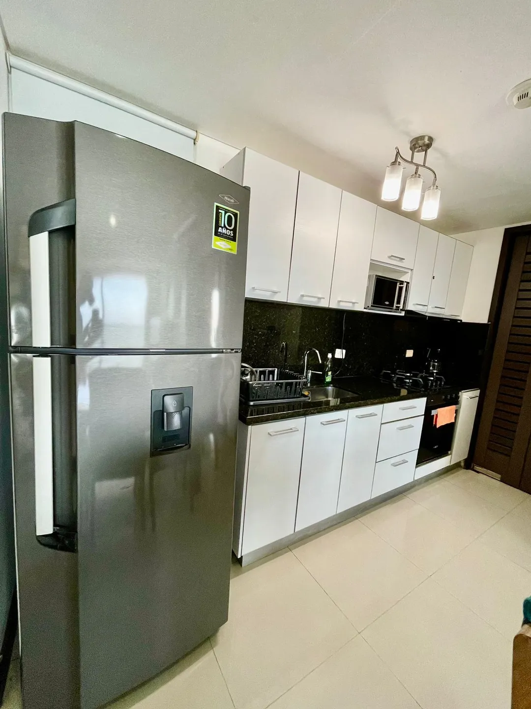 Cocina Integral completa del apartamento 1502 Edificio Palmetto Eliptic