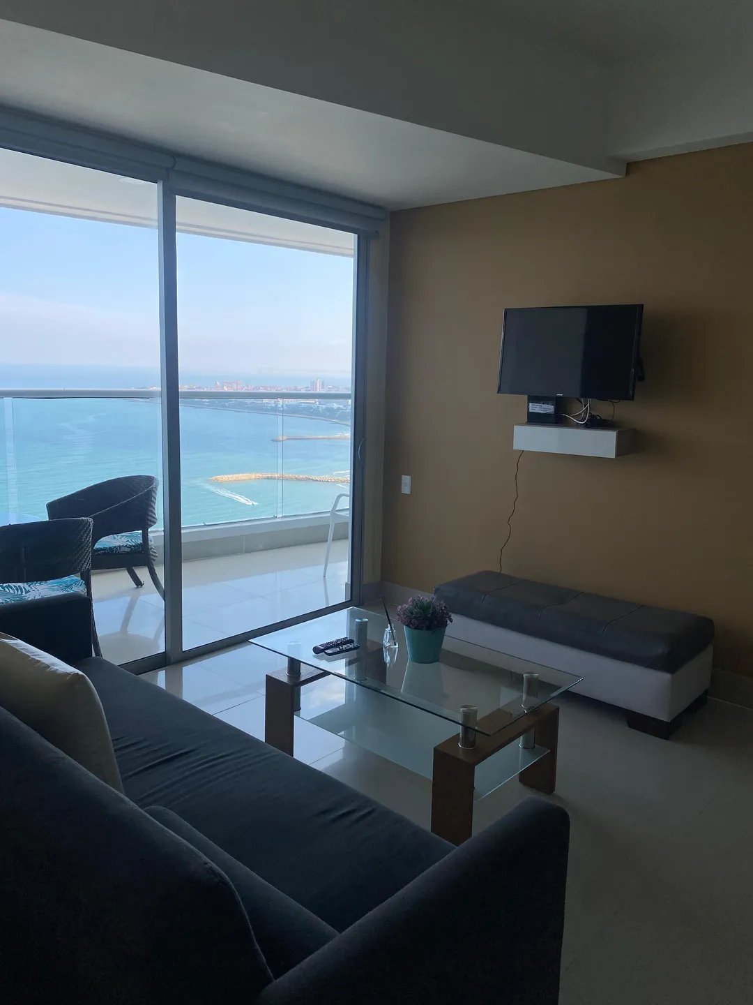 Sala Comedor con vista al mar Apartamento 3203 Edificio Pametto Eliptic