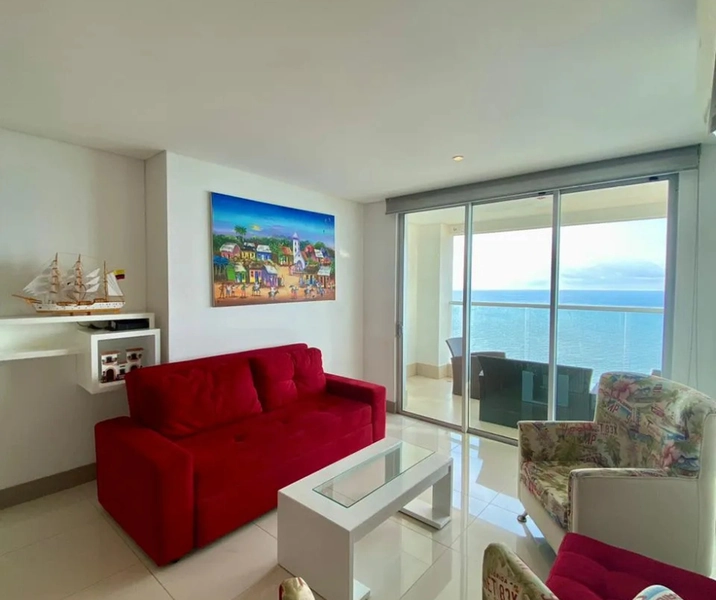 Sala comedor, apartamento vacacional 2402 edificio palmetto Beach.