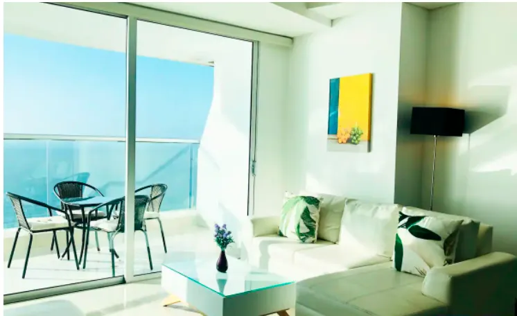 sala comedor apartamento vacacional 3602 Edificio Palmetto Eliptic
