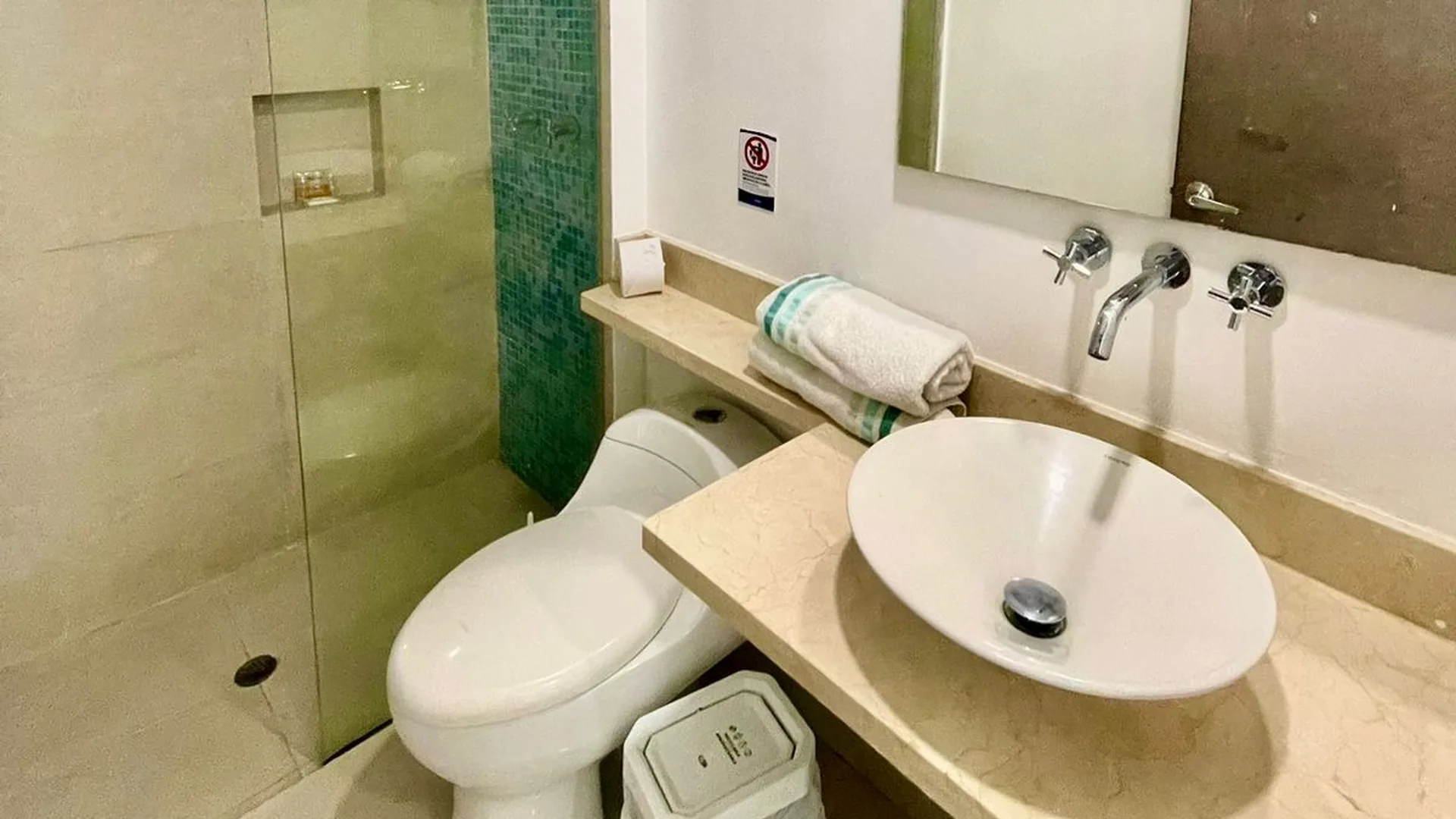 Baños del Apartamento Vacacional 4101 Edificio Palmetto Eliptic Cartagena