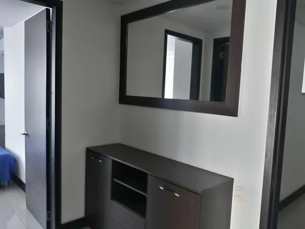 Mobiliario de lujo del apartamento 1205 del edificio Palmeto eliptic.