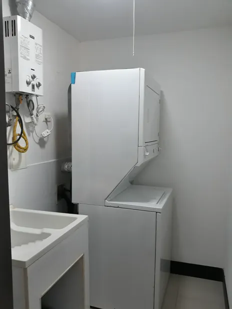 Cuarto de lavado. Secado Y de labores del apartamento 1402 edificio Palmetto elíptic.