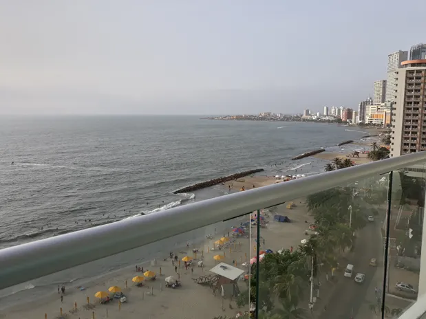 1402 apartamento piso alto edificio palmetto eliptic con vista a la ciudad. Antigua de Cartagena.