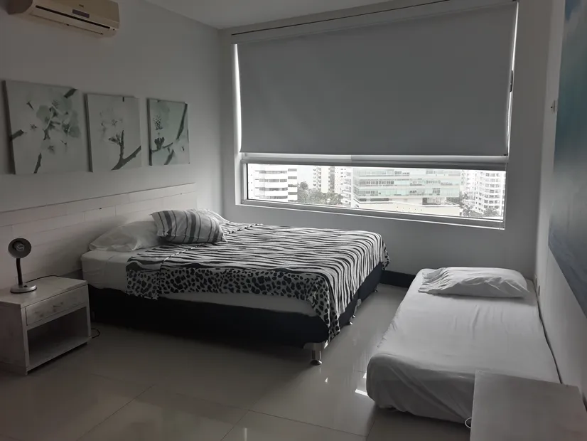 Alcoba principal apartamento Vacacional 1701 Edificio Palmetto Eliptic