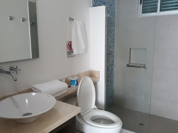 Baño Interno Alcoba principal Palmetto Eliptic Cartagena para 6 personas