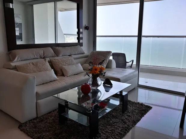 sala con vista al mar Palmetto Eliptic para 6 personas amoblado