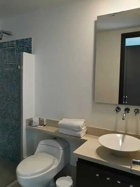 Baño Privado. apartamento piso alto palmetto eliptic de lujo