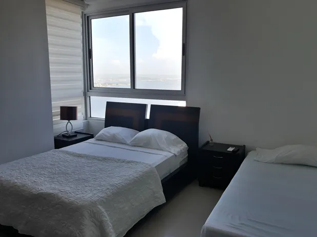 apartamento piso alto palmetto eliptic de lujo Alcoba auxiliar con dos camas semidobles y vista espectacular a la CIUDAD