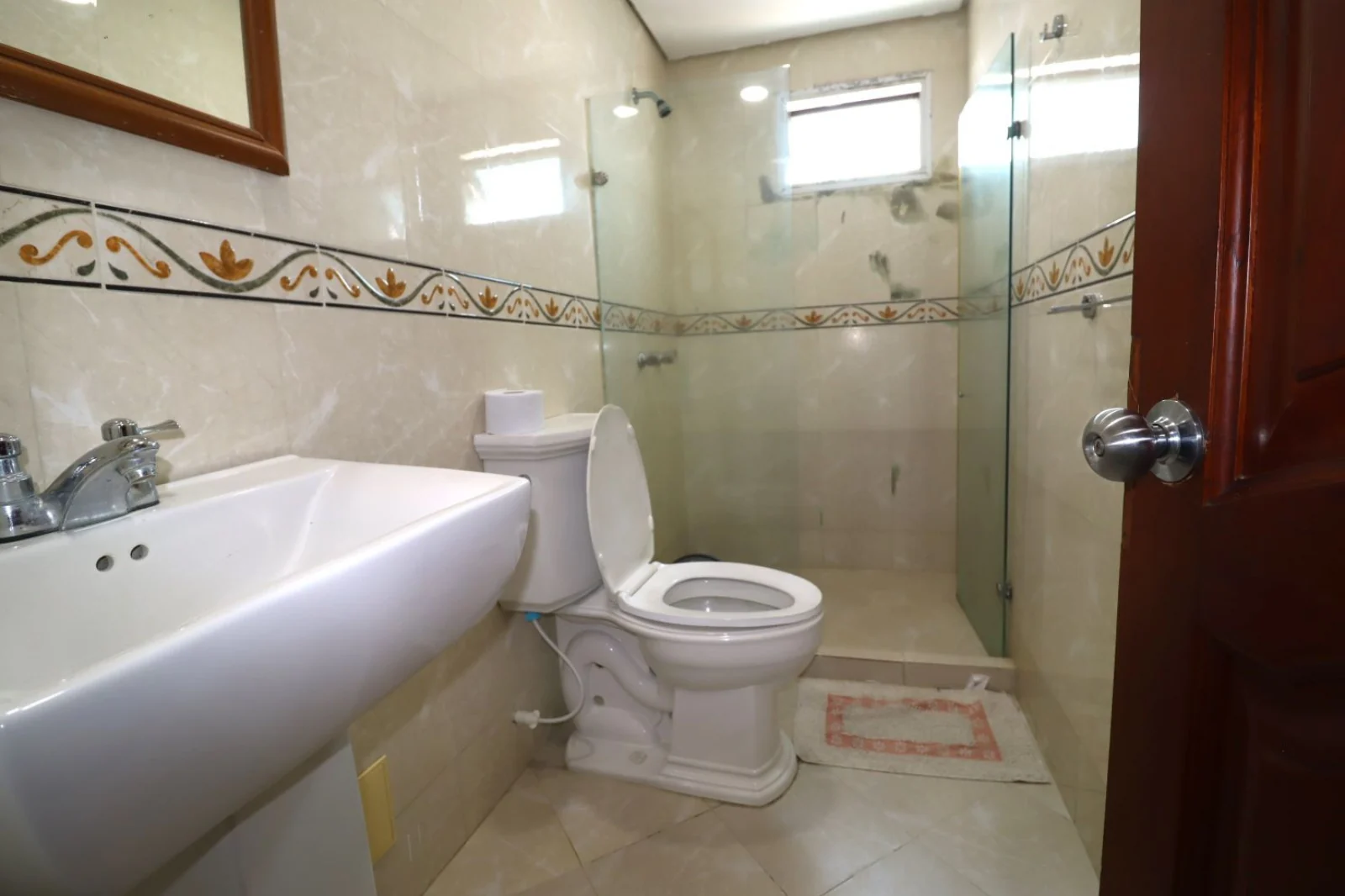 Baño de la alcoba auxiliar en el Apartamento Alojamiento Familiar en Torres del Lago 1502B