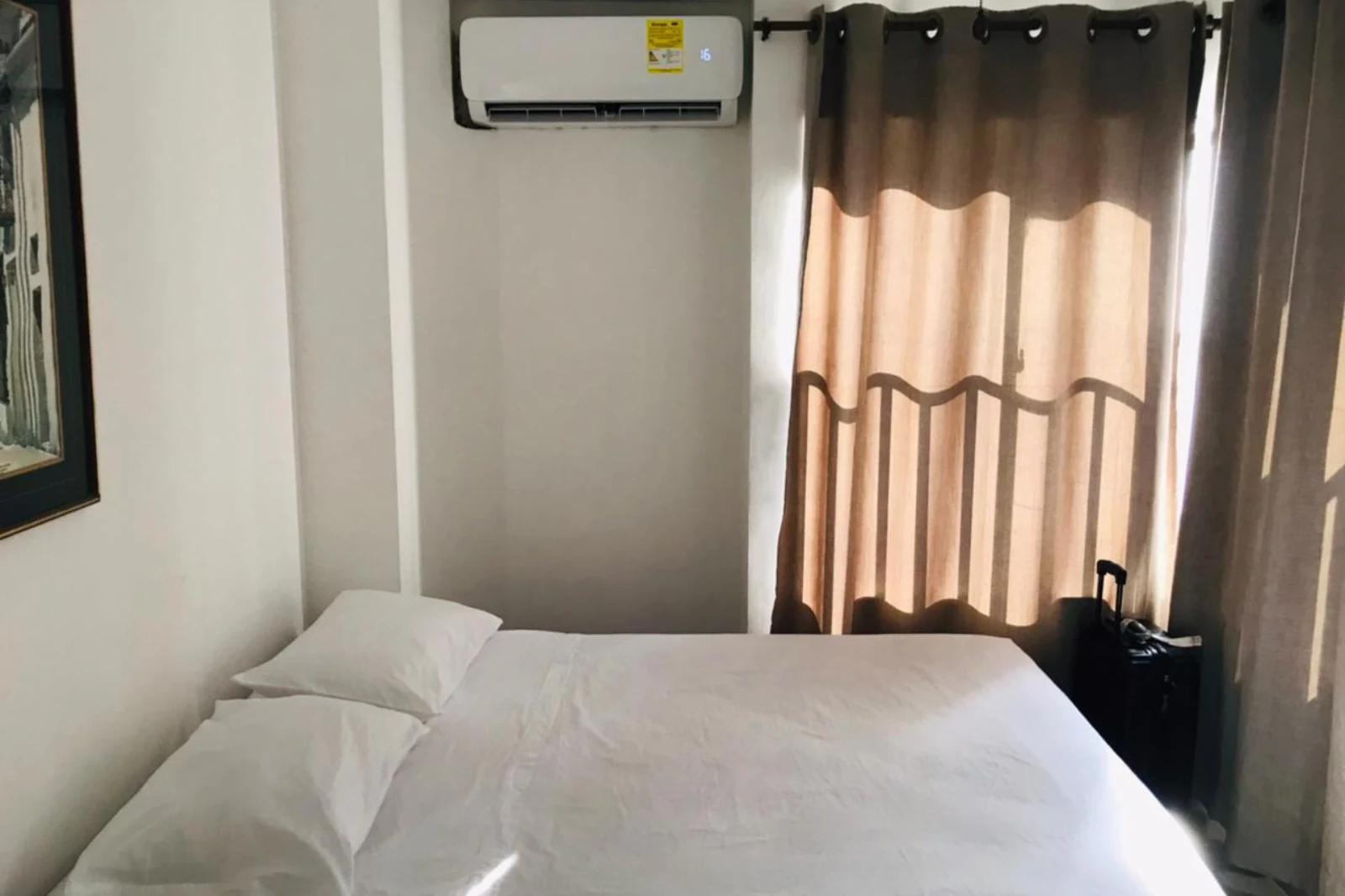 Alcoba Auxiliar con cama doble matrimonial y aire acondicionado del apartamento 801AM. mejor Suite Familiar en Cartagena Escape Plaza