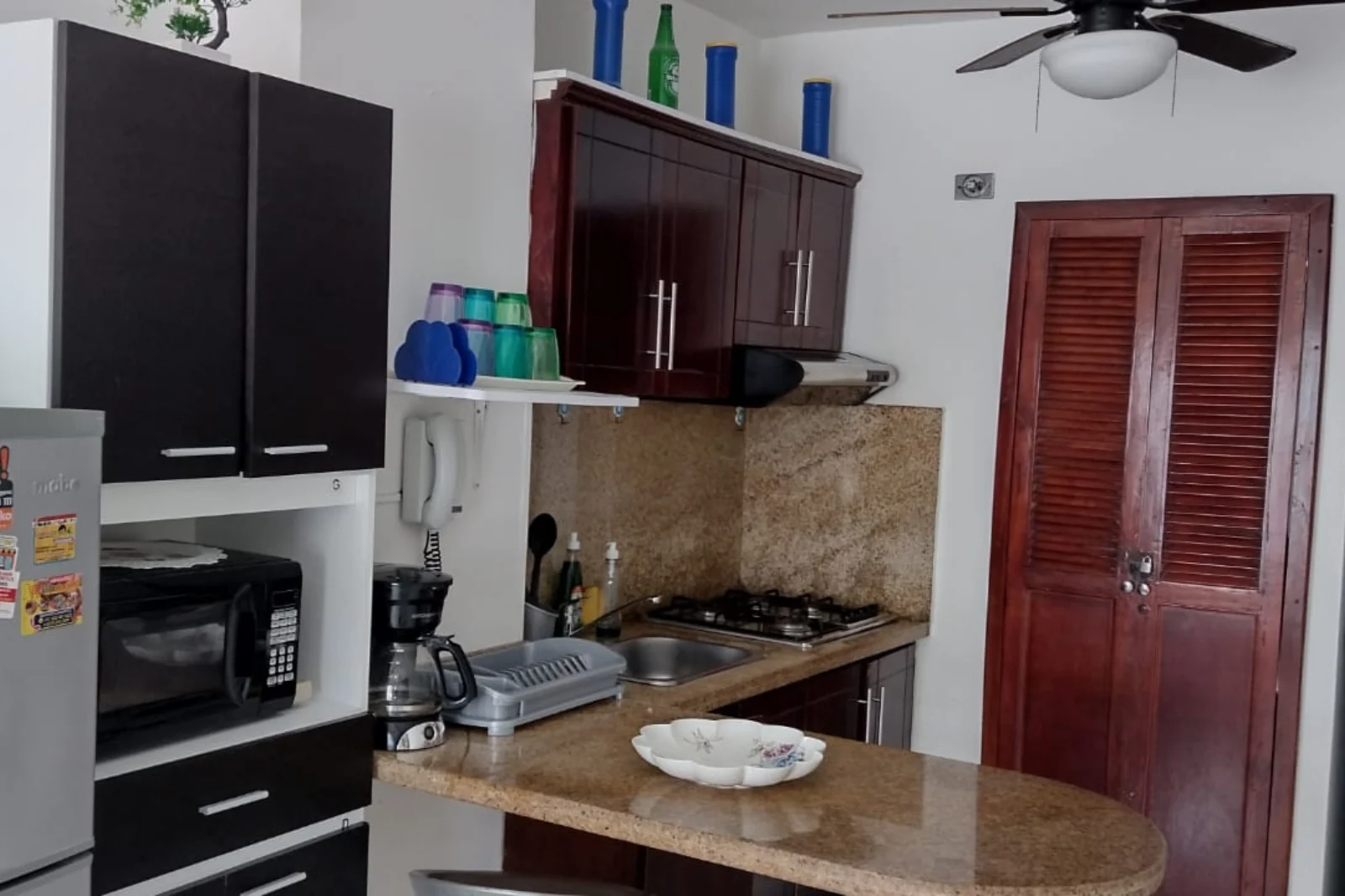 Cocina equipada con todo lo necesario para una cómoda estadía. Lo único que falta es el mercado