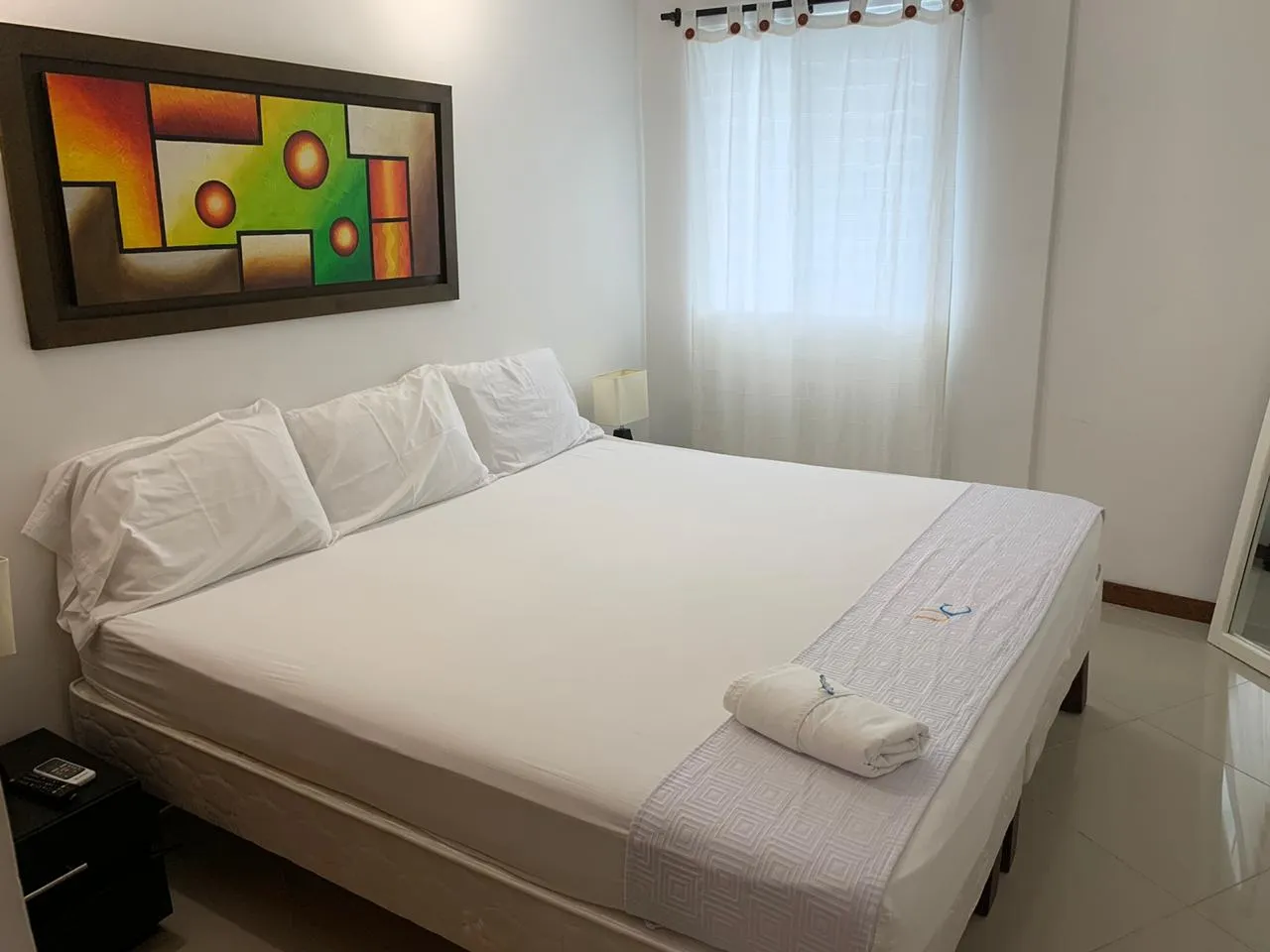 Habitación Principal con cama doble matrimonial del apartamento 1607 edificio Poseidón del Caribe con jacuzzi