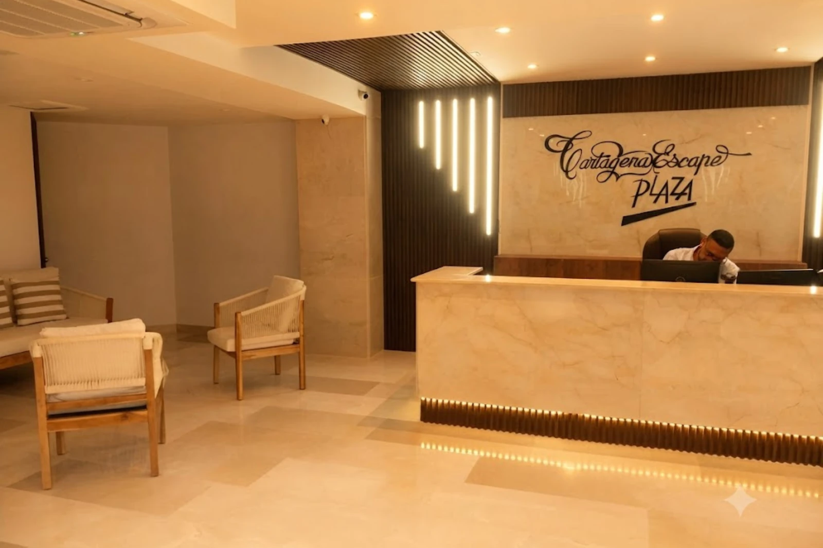 Recepción del Edificio Cartagena Escape Plaza