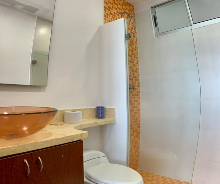 Baño dela habitacion auxiliar del apartamento vacacional 1003 Andrea para un verdadero descanso frente al caribe