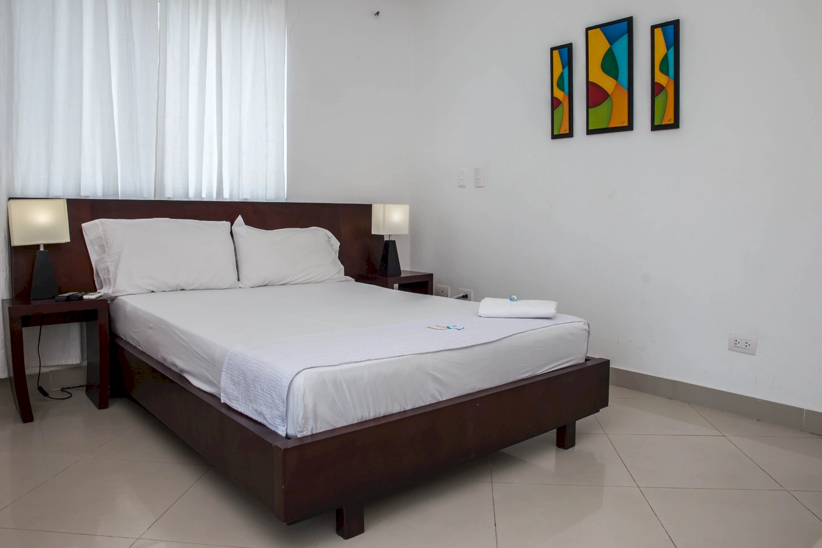 Alcoba Principal del apartamento. Disfruta Vacaciones Poseidón del Caribe Apartamento 706 Tres Alcobas El Laguito Cartagena