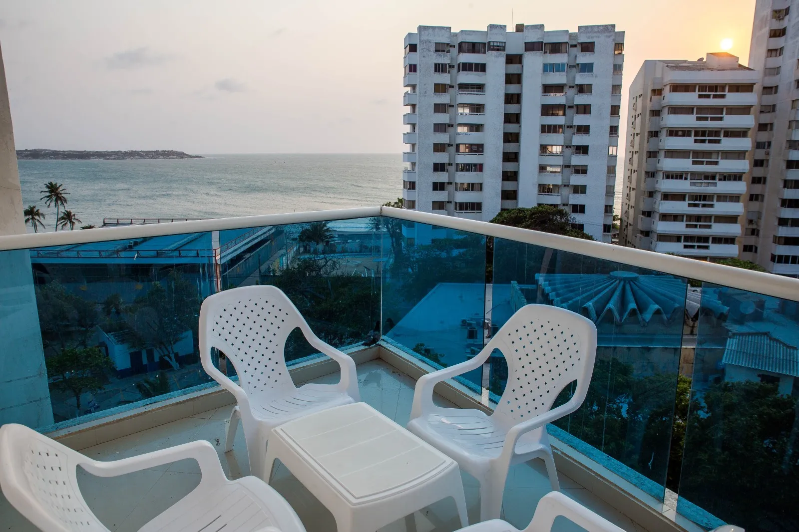 Hermoso balcón del apartamento 906 Dos alcobas Suites Poseidón del Caribe