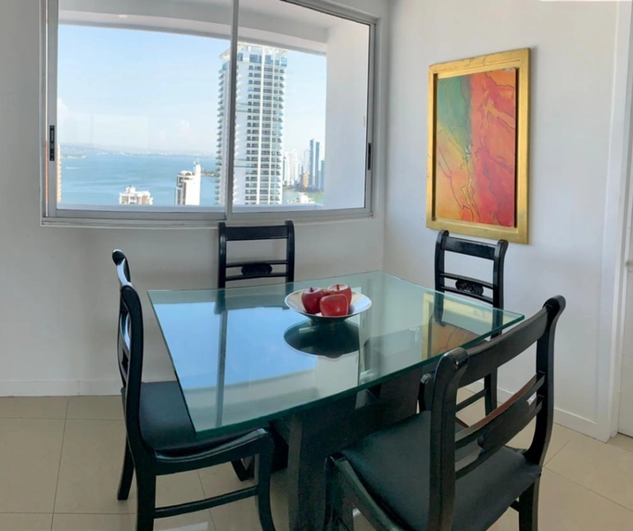 Comedor del apartamento 2504 Edificio Palmetto Cartagena
