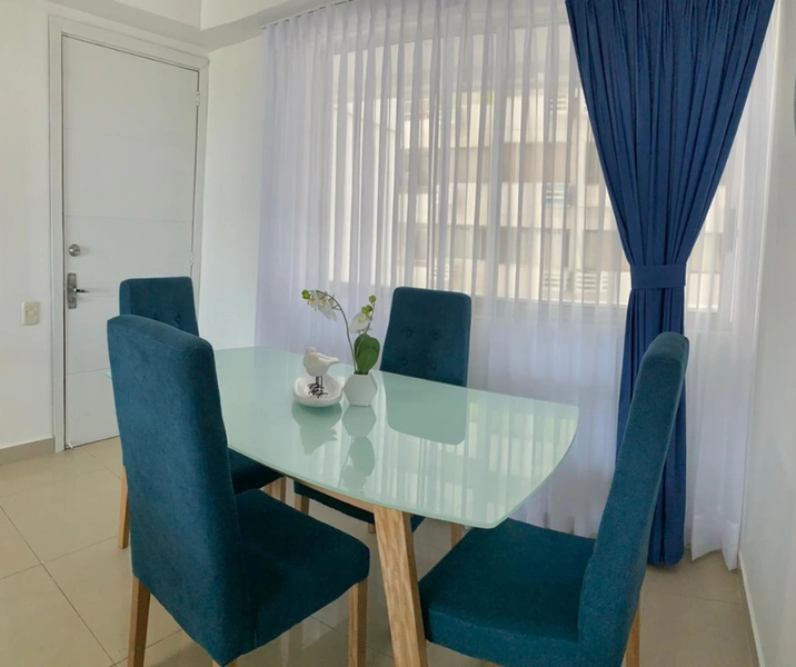 Comedor de 4 puestos en el apartamento vacacional 604 Edificio Renta vacacional en Cartagena, Edificio Palmetto Cartagena