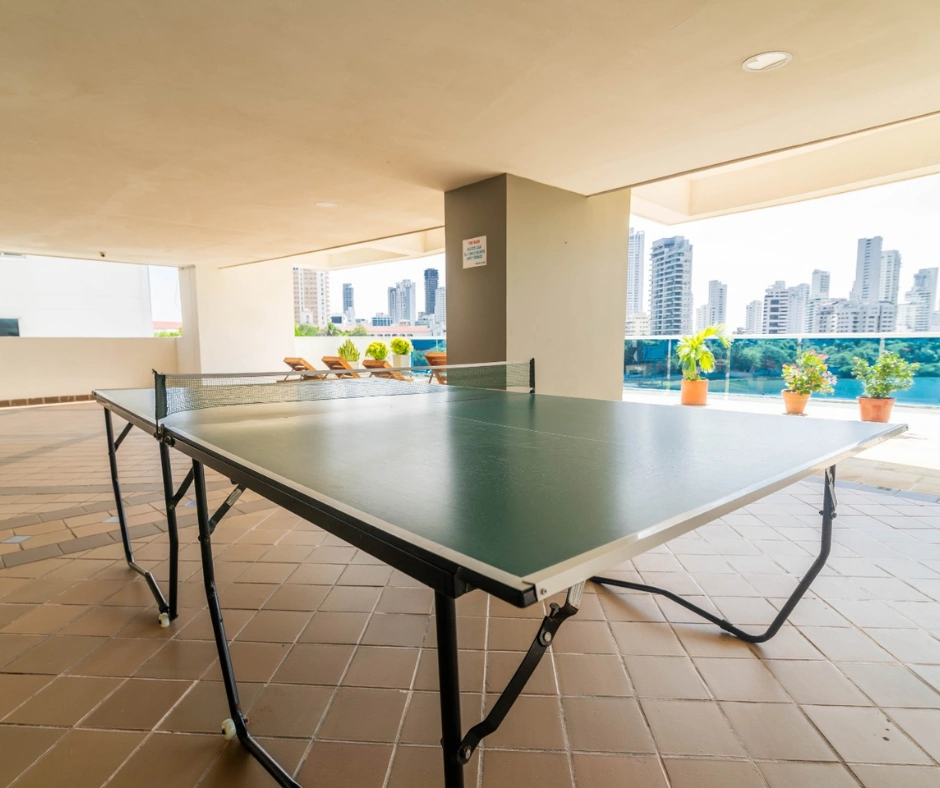 Área de juegos de mesa y deportes del Edificio Poseidón del Caribe, Sector El Laguito