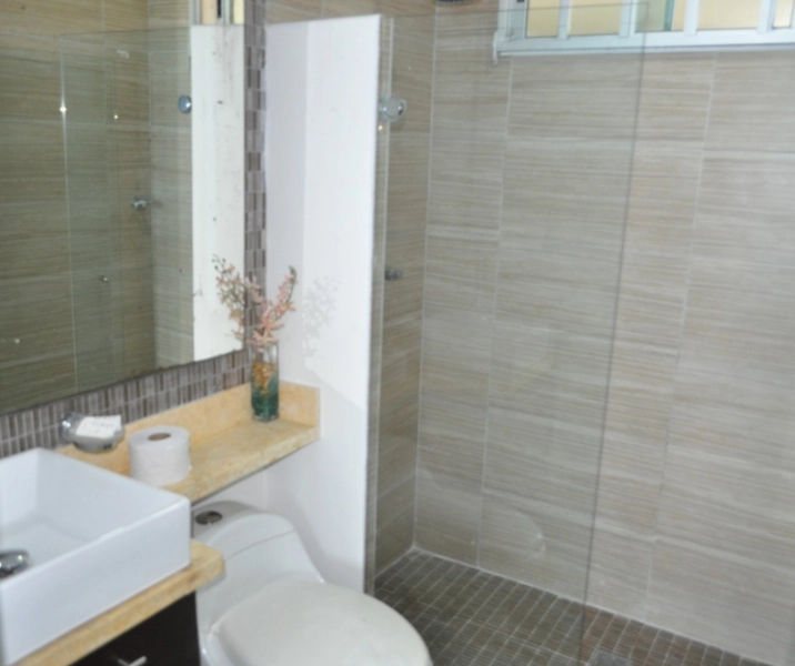Baño del alquiler de apartamentos Palmetto Cartagena frente al mar
