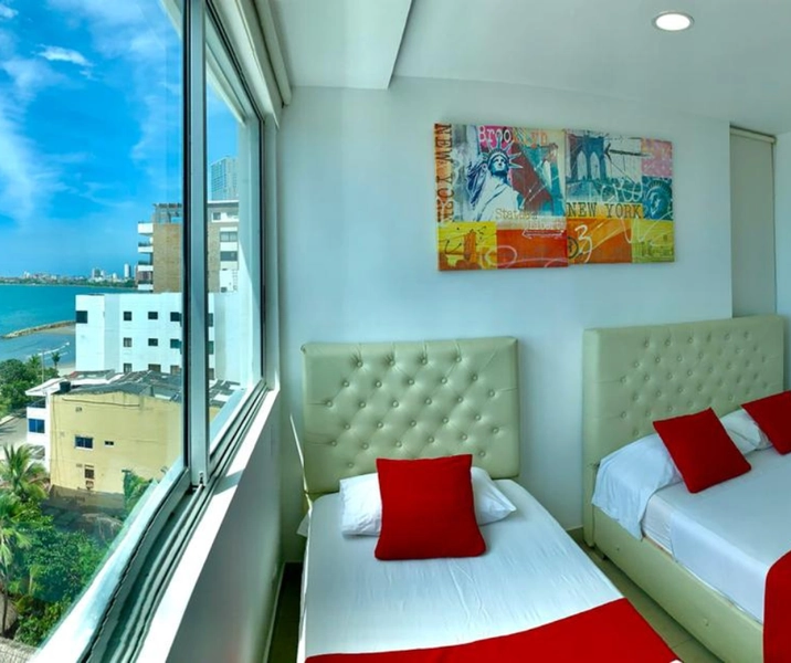 Vista al mar de la alcoba auxiliar del del alojamiento frente al mar. Apartamento 601 Edificio Palmetto Cartagena