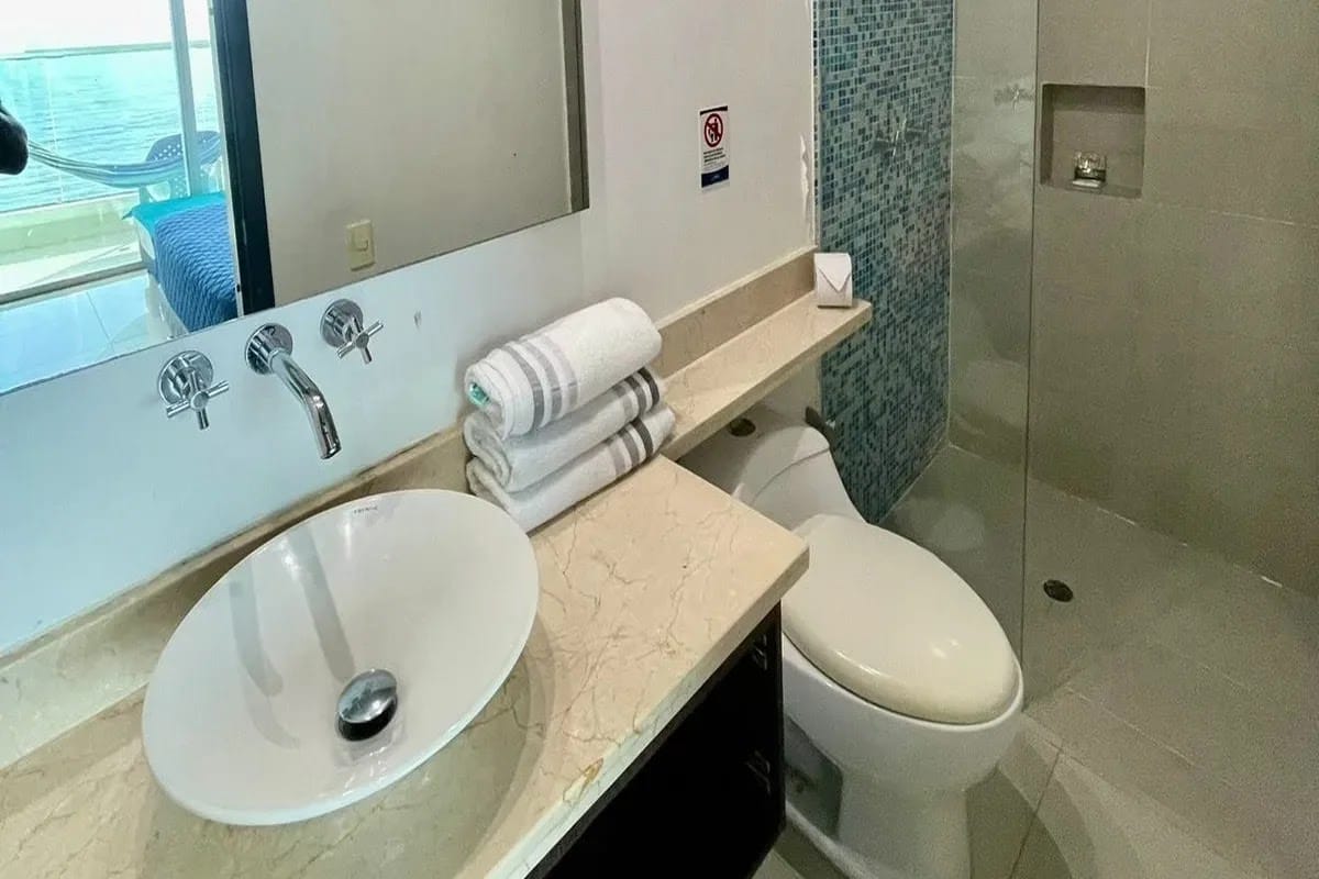 Baño interno apartamento aesthetic en cartagena, 1602 edificio Palmetto Beach