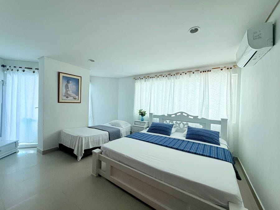 Alcoba Principal Apartamento Una Alcoba Laguito Edificio Torres del Lago unidad 404a