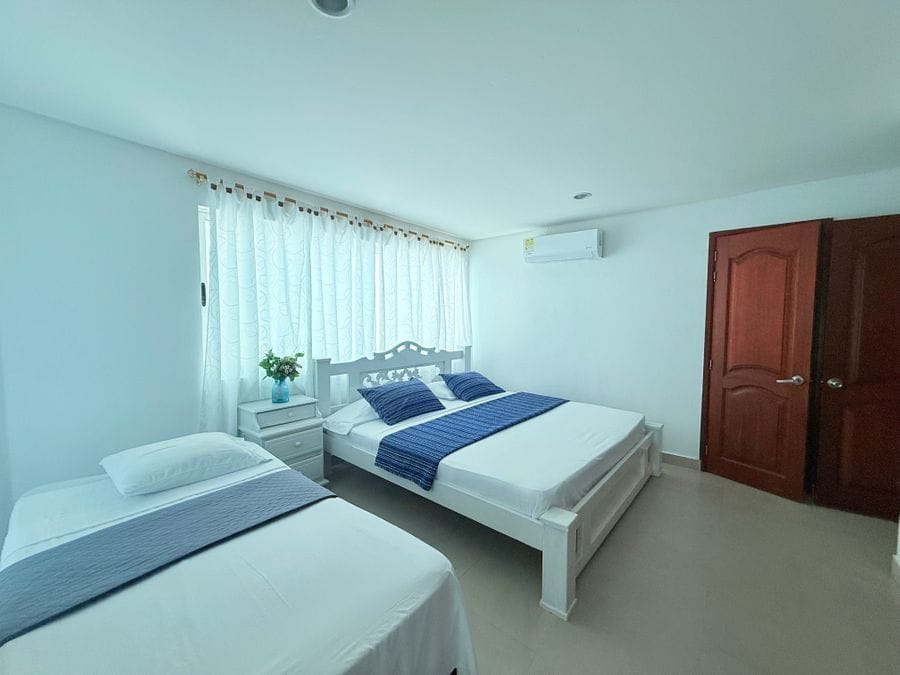 Alcoba Principal Apartamento Una Alcoba Laguito Edificio Torres del Lago unidad 404a
