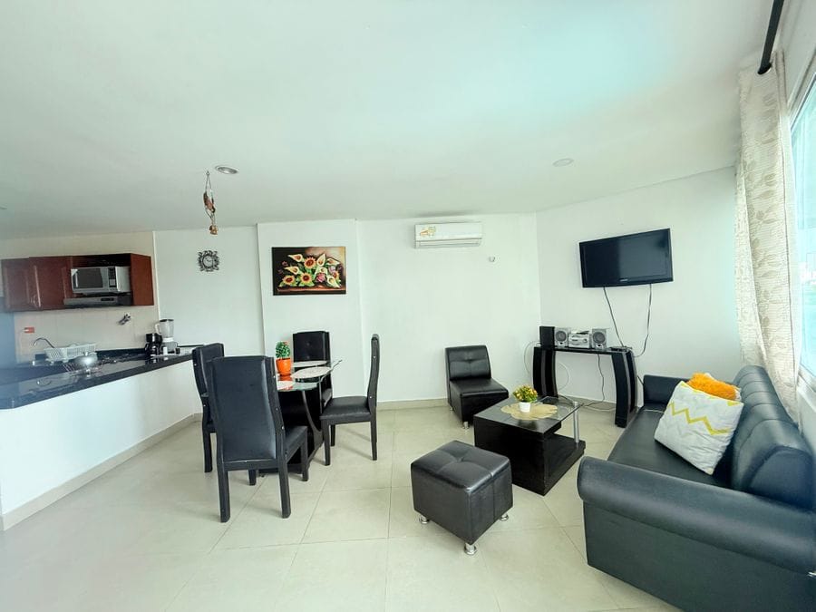 Sala Comedor del Apartamento Una Alcoba Laguito Edificio Torres del Lago unidad 404a