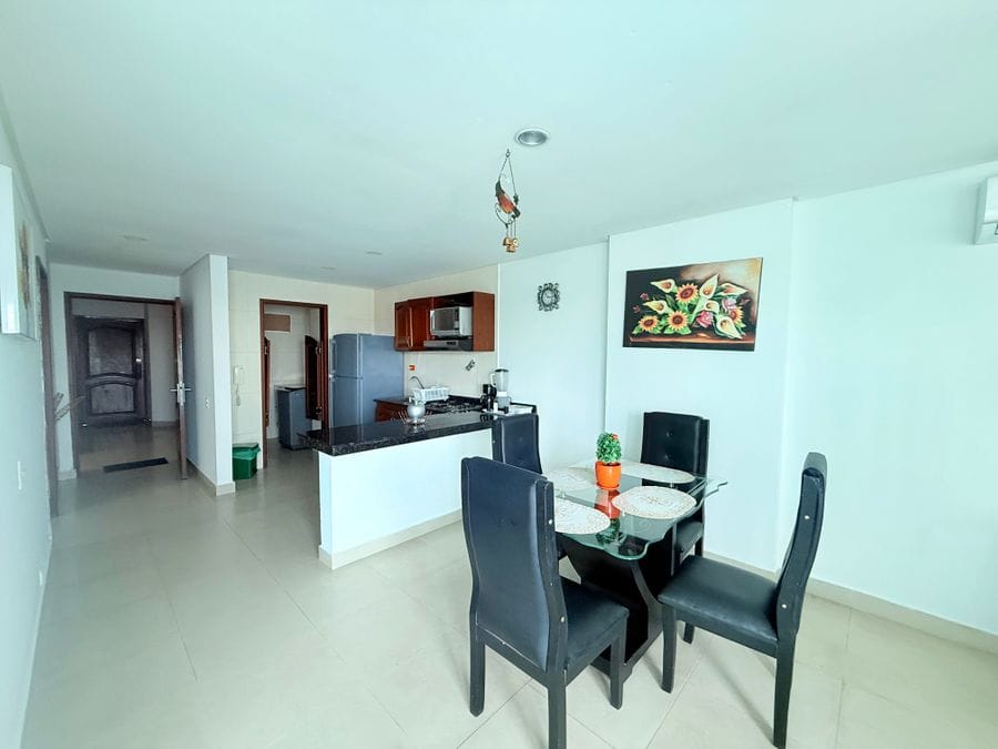 Comedor del Apartamento Una Alcoba Laguito Edificio Torres del Lago unidad 404a. Cuatro Puestos